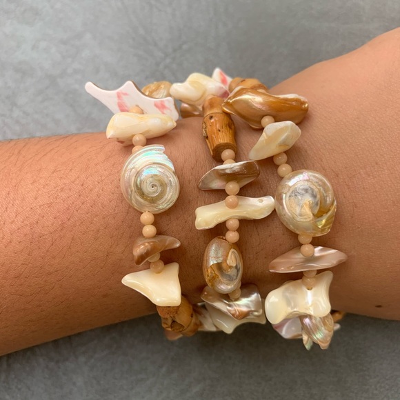 Set of 2 Seashell Necklaces - Picture 3 of 6